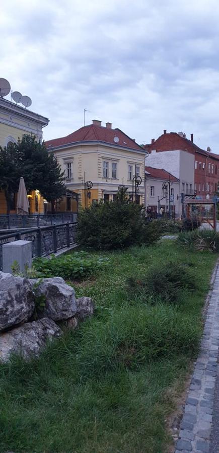 Belvarosi Apartman 2 Lejlighed Miskolc Eksteriør billede